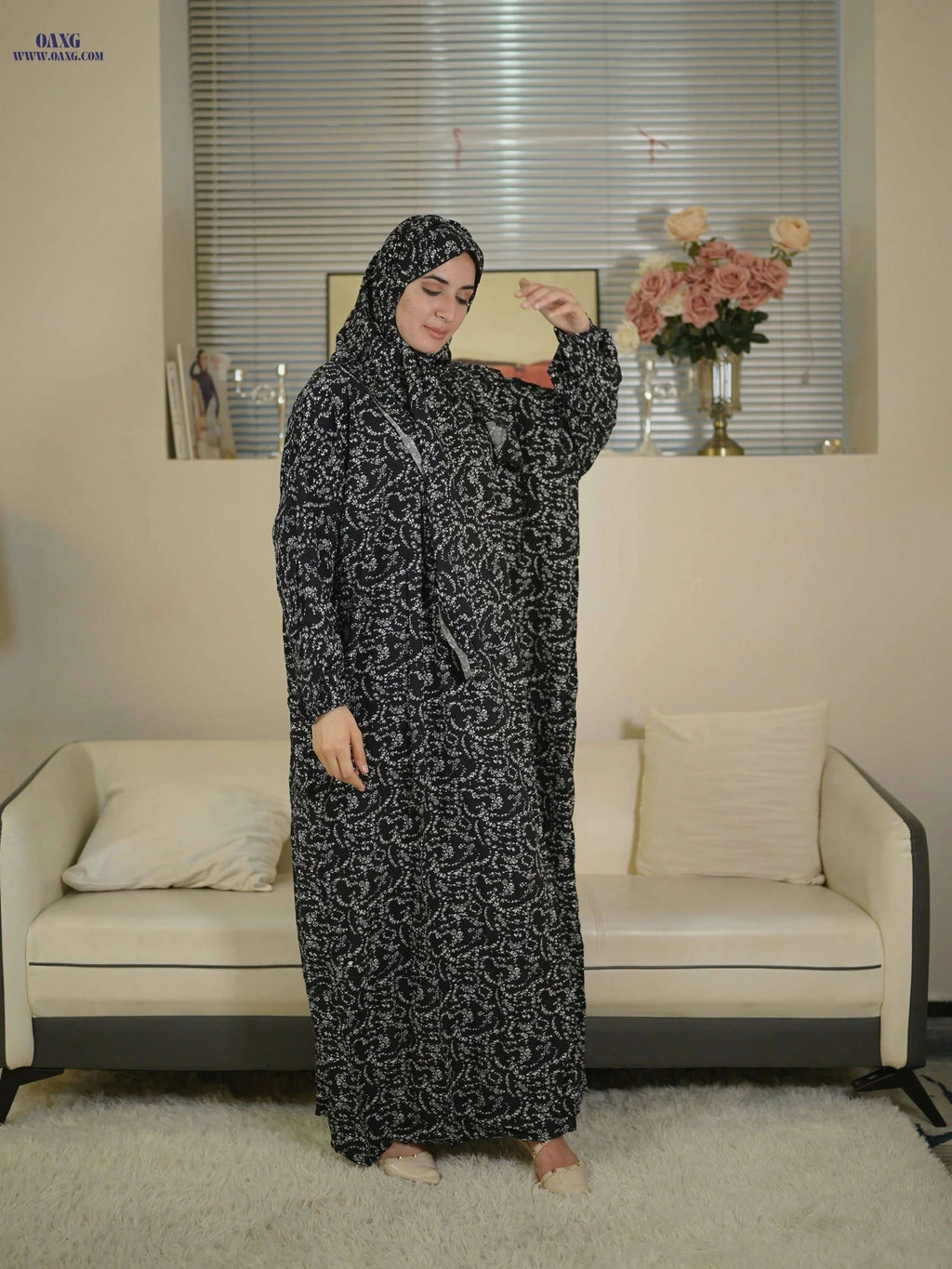 HAJIB Women's Traditional Hijab - Black & White Floral Print, Zipper Closure   OAXG Multicolor / One-size