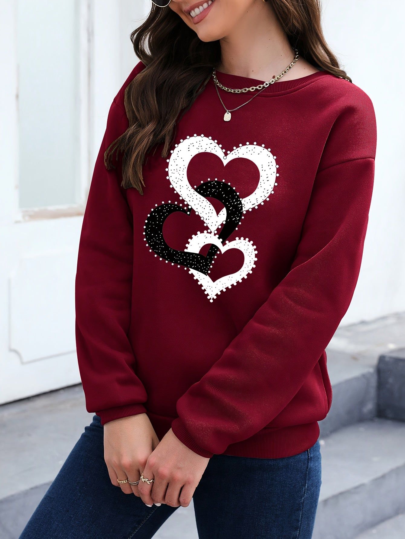 Heart Pattern Print Long Sleeve Sweatshirt, Women'S Round Neck Casual Top, Basic Pullover Sweater, Fabric, Suitable for Autumn/Winter Outdoor Activities And Daily Wear, Women'S Clothing   OAXG Black / S