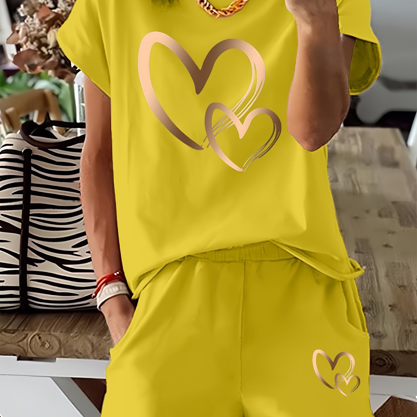 Heart Print Women's 2pcs Set - Casual T-Shirt & Shorts Outfit   OAXG 