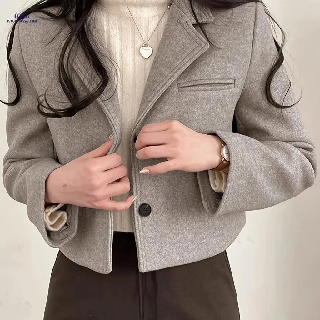 Korean-Style Vintage Short Suit Jacket - Elegant Minimalist Design   OAXG 