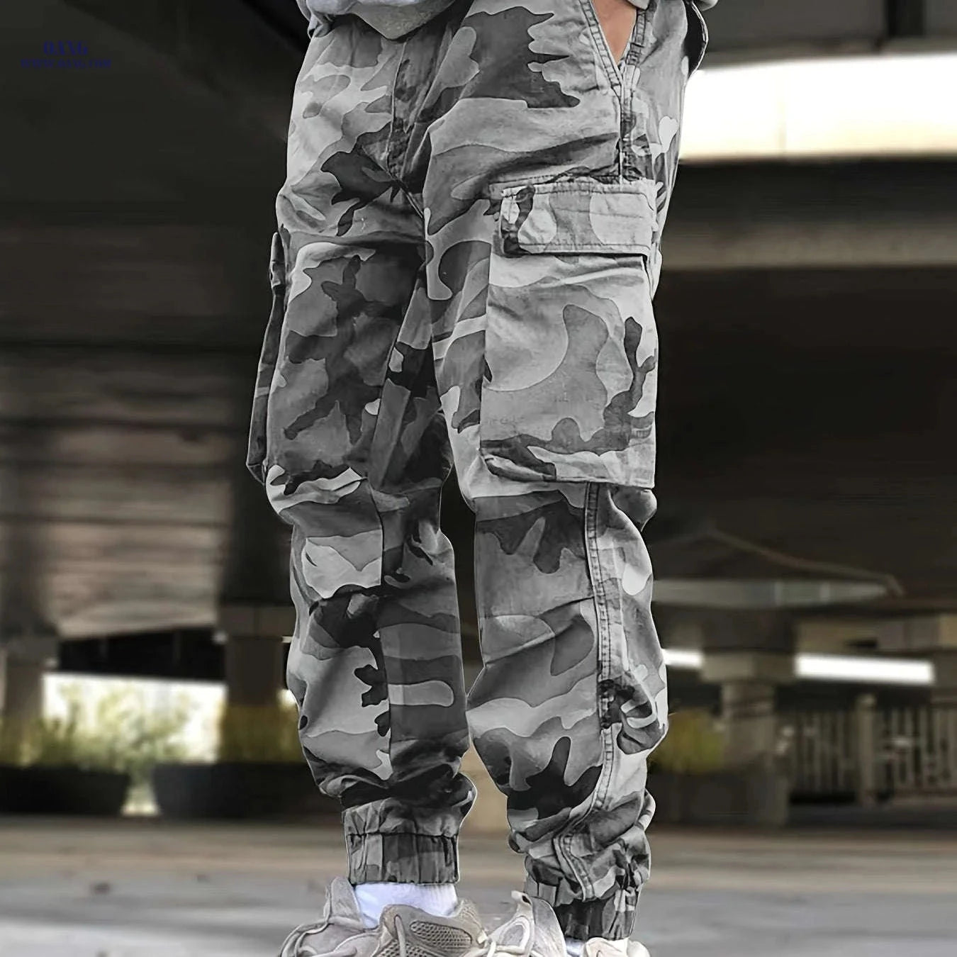 Men's Camo Print Cargo Pants - All-Season Elastic Waist, Multi-Pocket   OAXG 