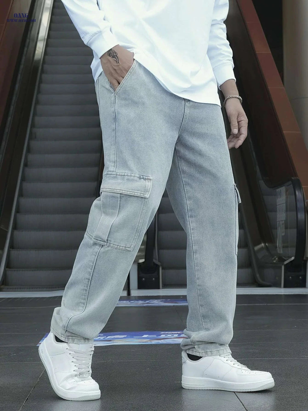 Men's Cargo Jeans - Straight-Leg Workwear with Utility Pockets   OAXG 