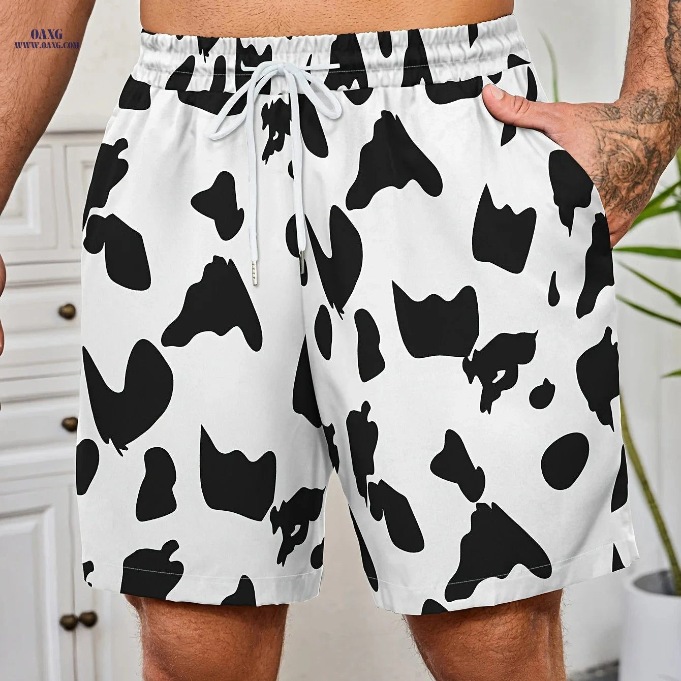 Men's Casual Beach Shorts - Unique Black & White Drawstring Design   OAXG 