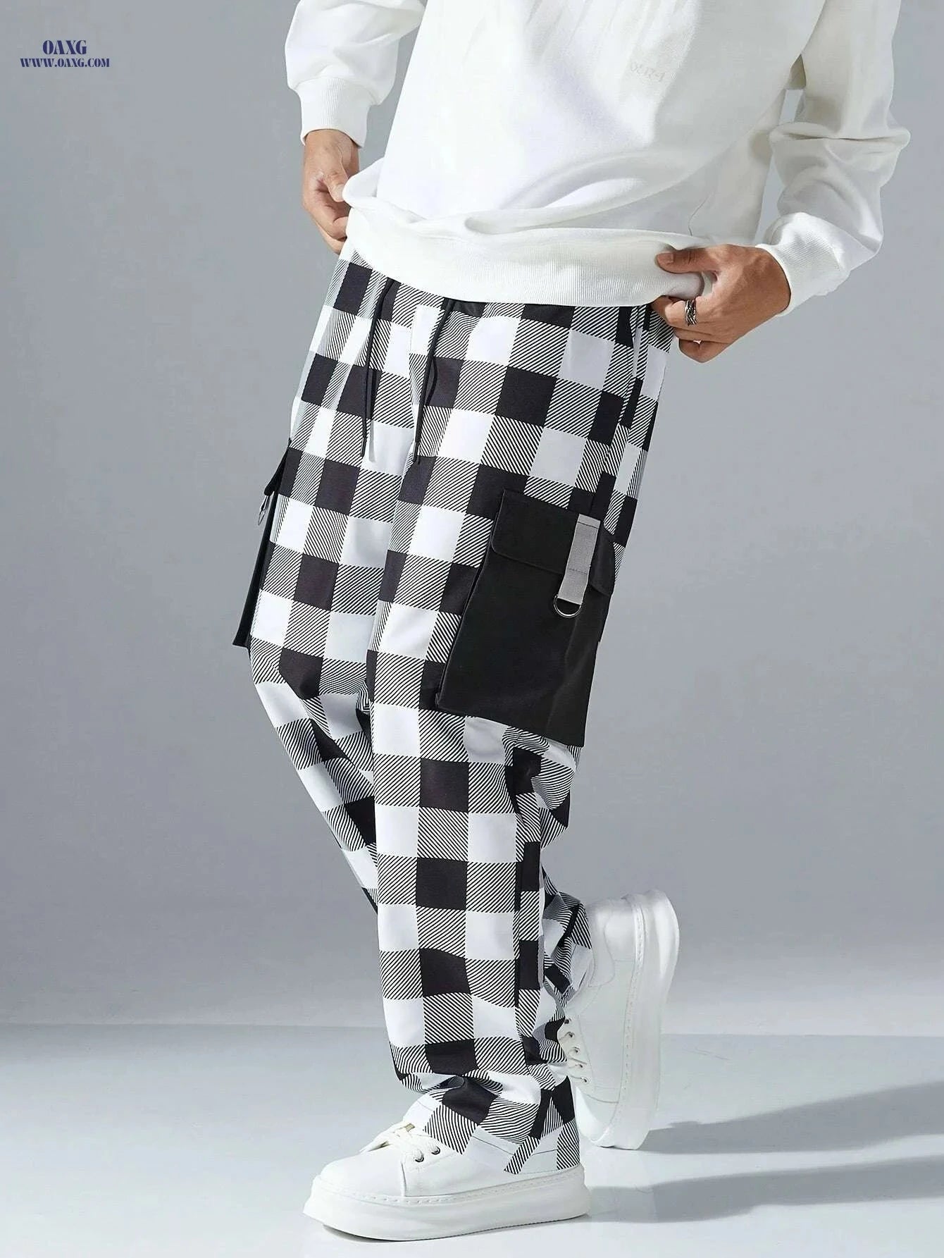 Men's Casual Black and White Plaid Cargo Pants - Stylish & Comfortable   OAXG 