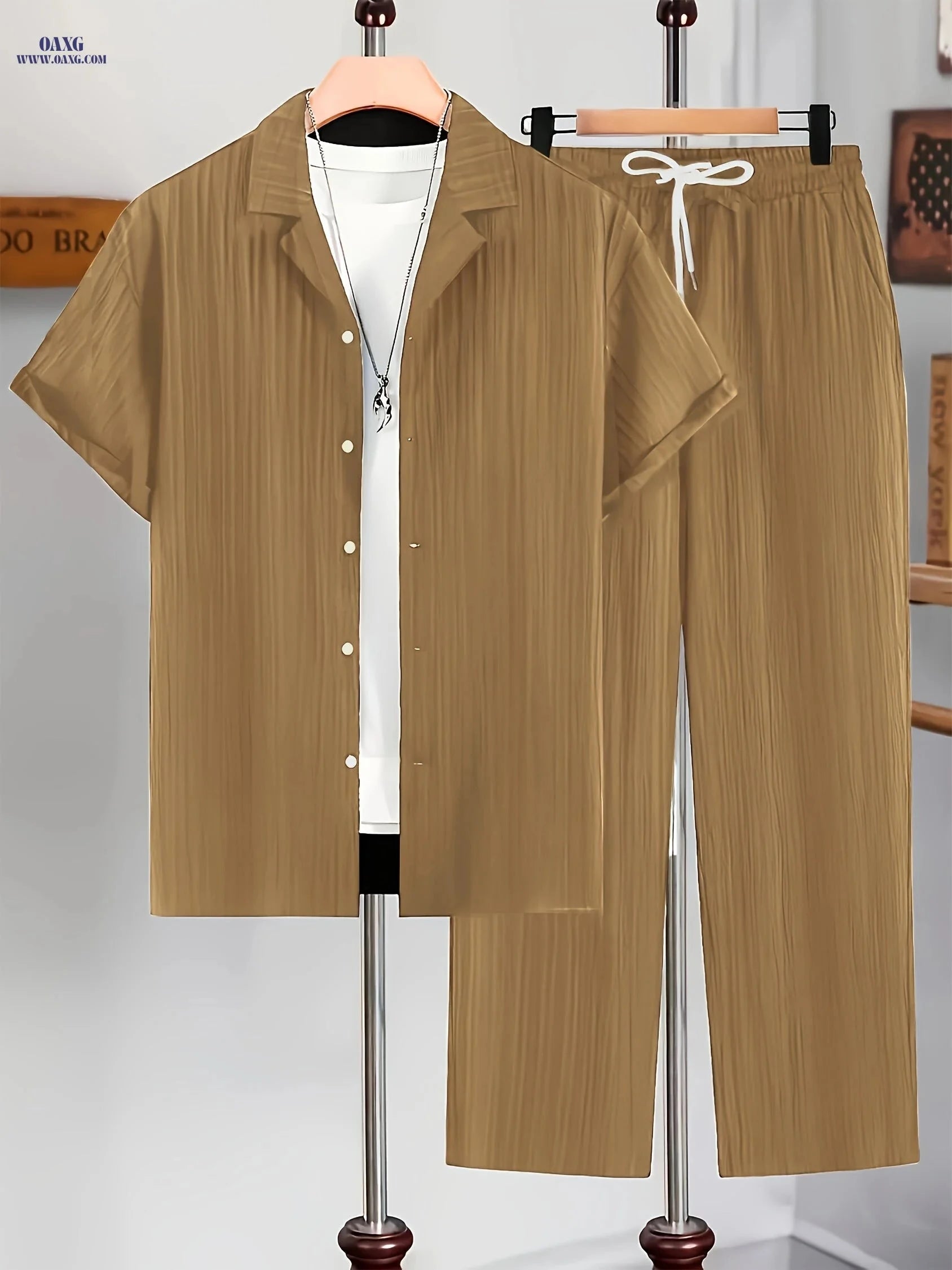 Men's Casual Two-Piece Outfit - Short Sleeve Cuban Collar Shirt & Pants   OAXG 
