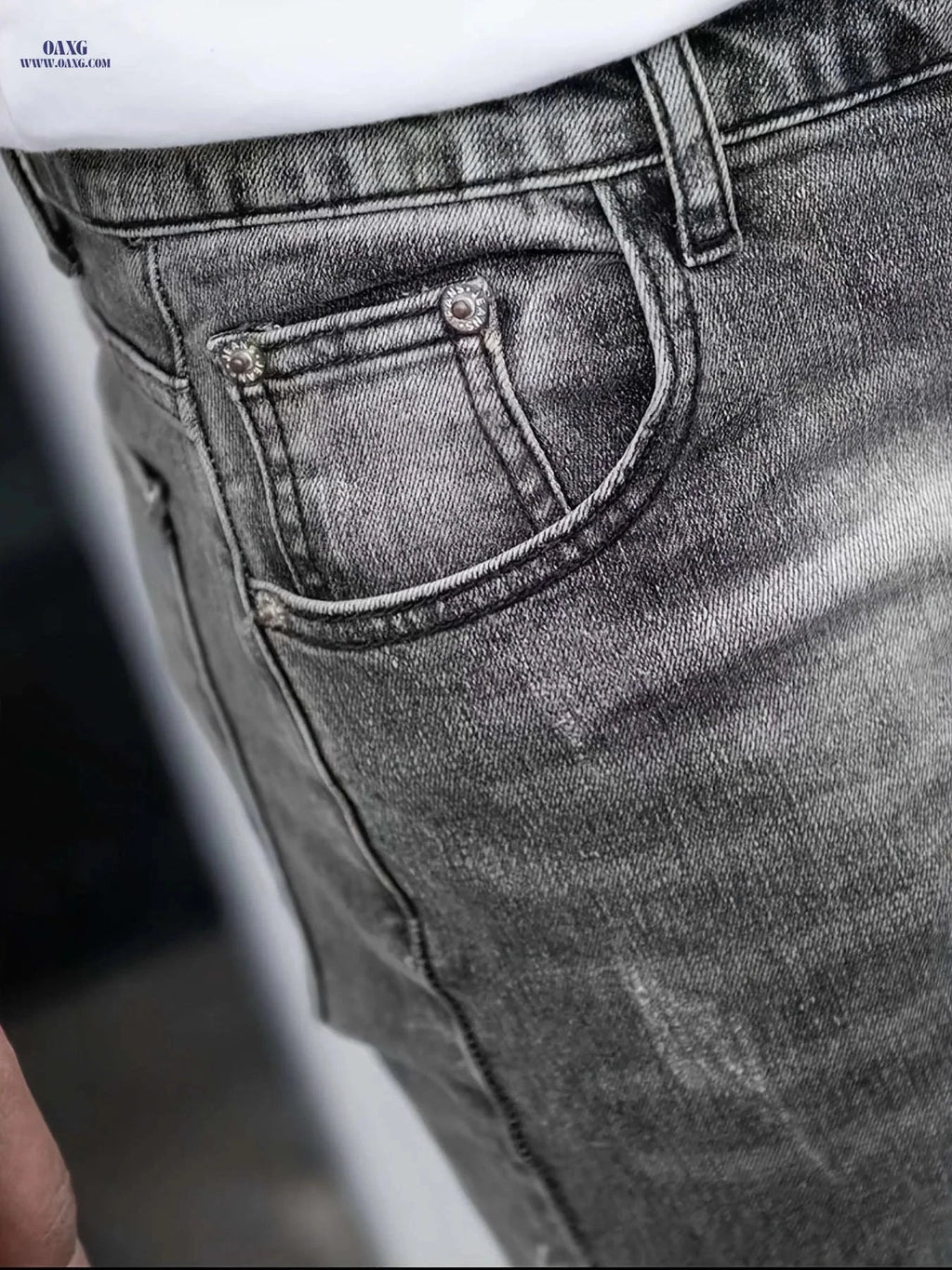 Men’s Casual Washed Denim Jeans - Geometric Distress, All-Season Comfort   OAXG 