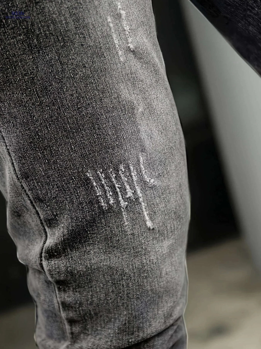 Men’s Casual Washed Denim Jeans - Geometric Distress, All-Season Comfort   OAXG 