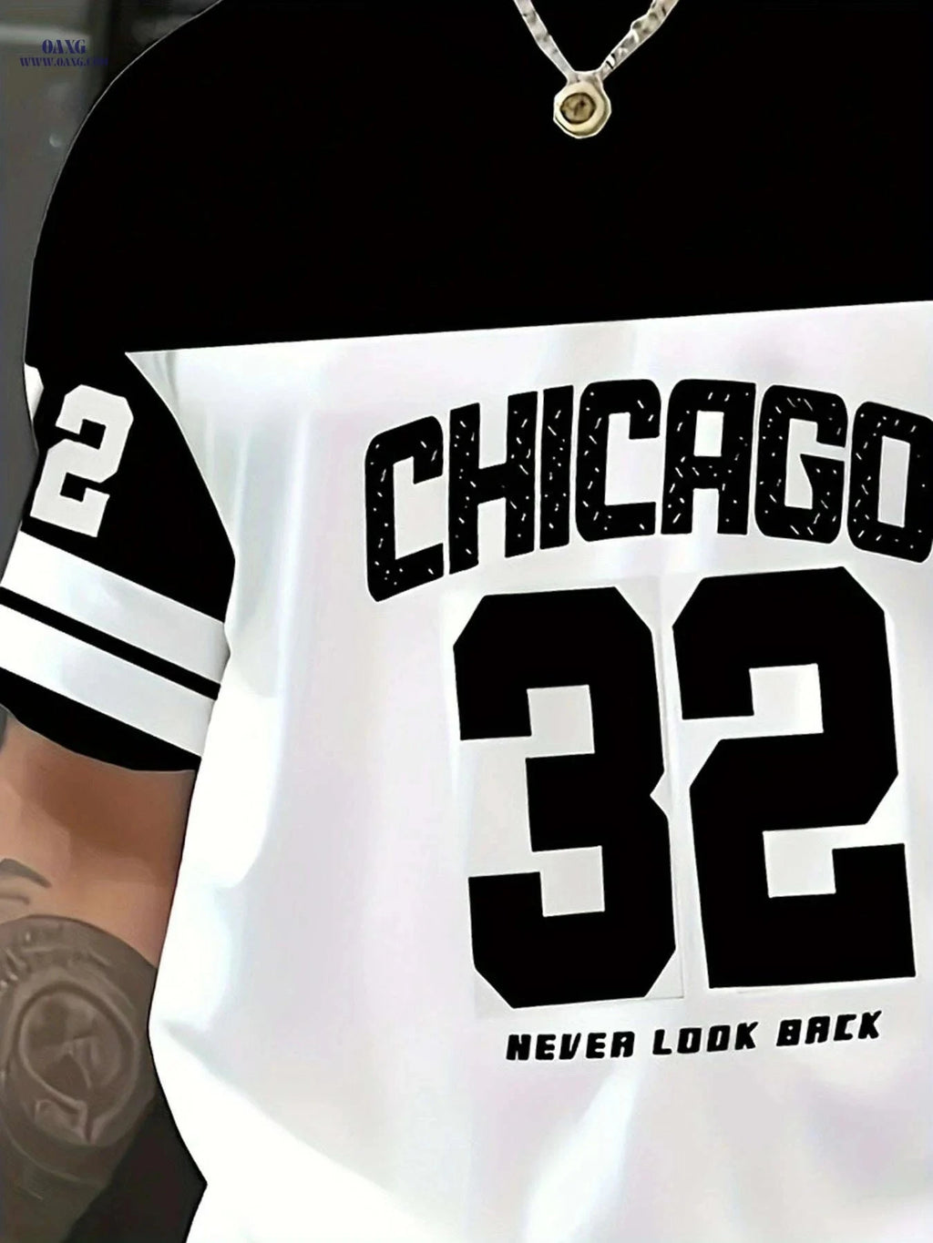 Men's Chicago Graphic T-Shirt - Casual Short Sleeve Black & White Tee   OAXG 