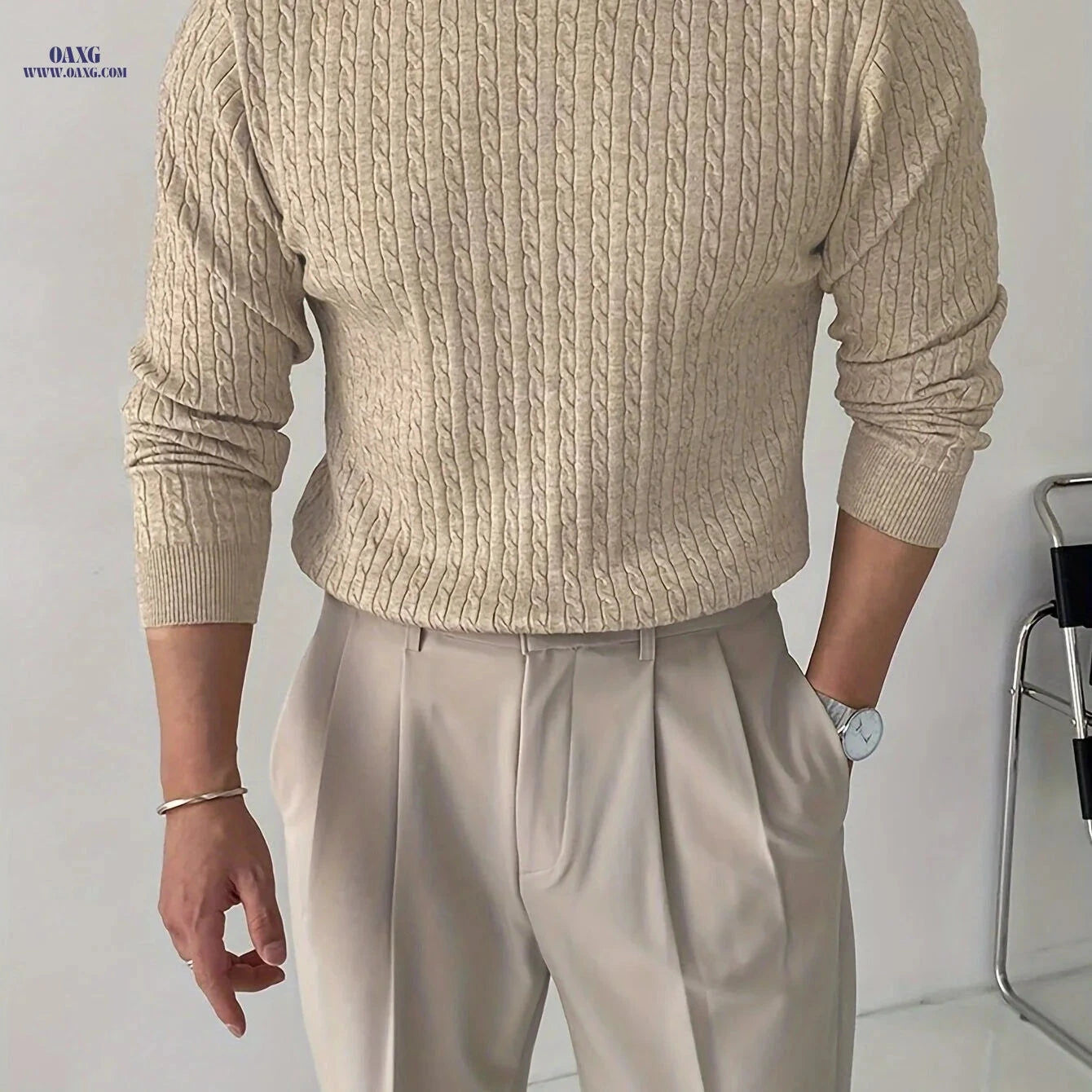 Men's Fitted Round Neck Cable Knit Sweater - Casual and Stylish   OAXG 