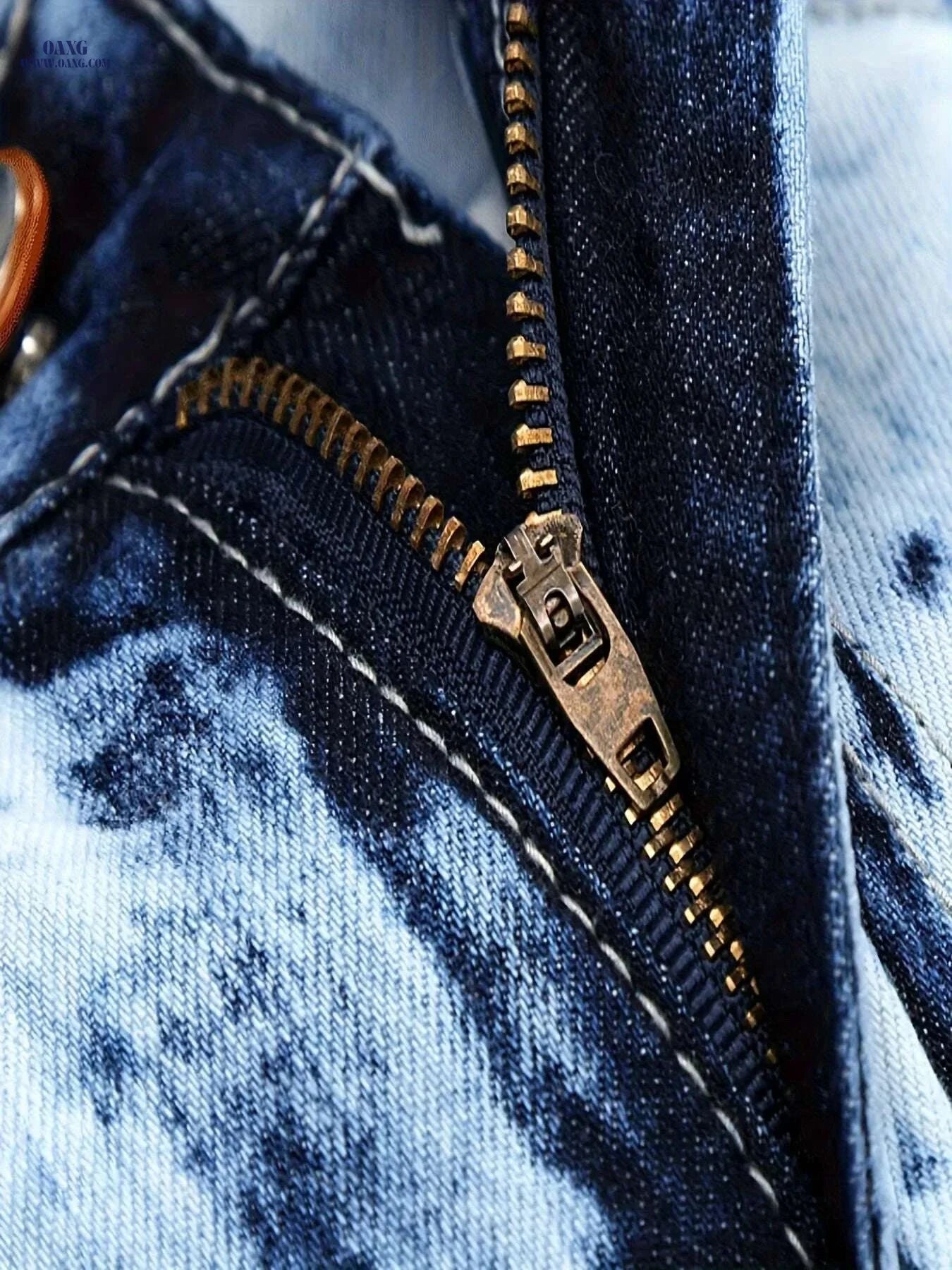 Men's Light Wash Distressed Jeans - Frayed Hem, Straight Leg Fit   OAXG 