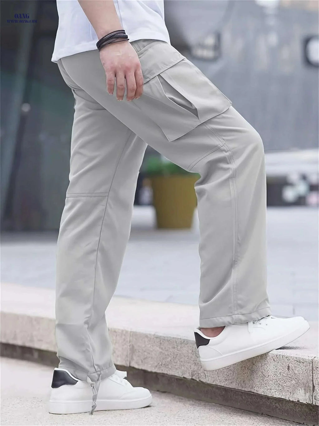 Men's Lightweight Beige Cargo Pants - Drawstring Waist & Multiple Pockets   OAXG 