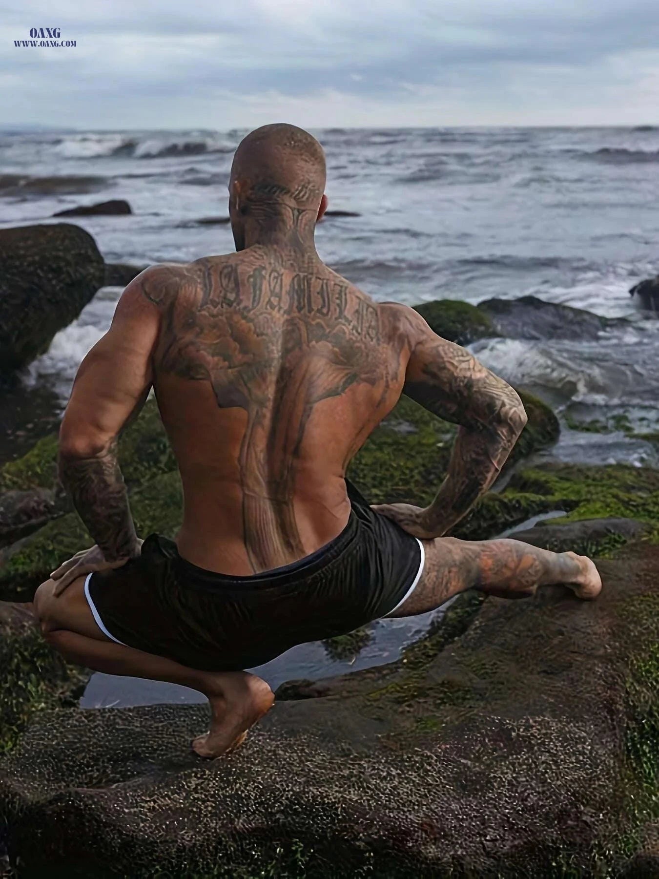 Men's Quick-Dry Athletic Shorts - Breathable Mesh & Geometric Design   OAXG Black / US XS
