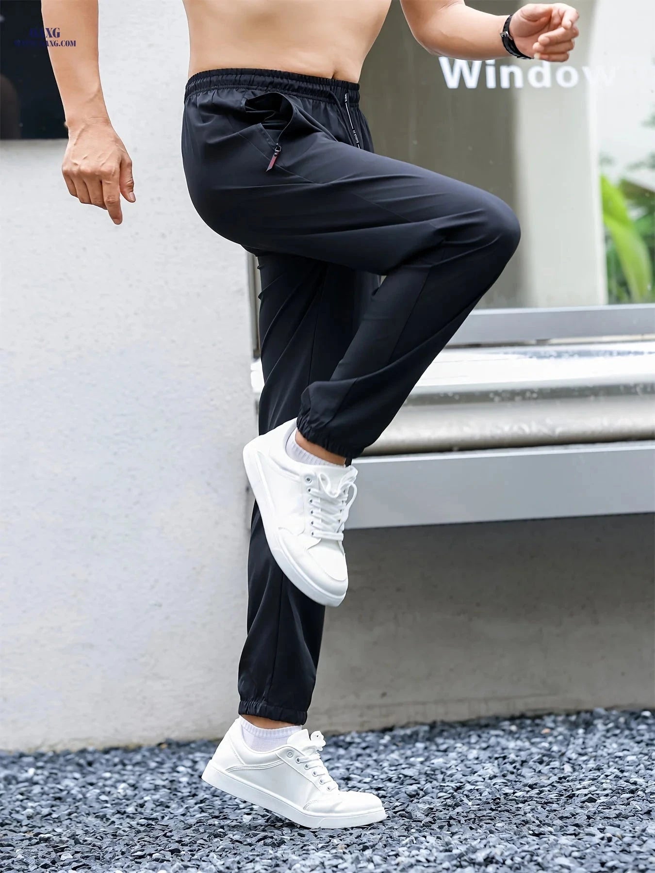 Men’s Quick-Dry Sports Pants - Lightweight Breathable Tapered Joggers   OAXG 
