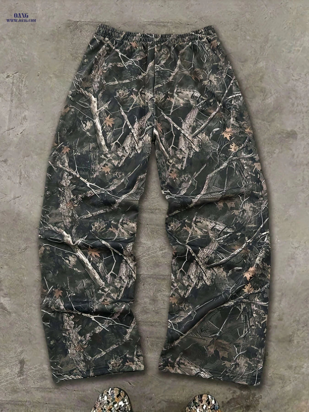 Men's Relaxed-Fit Camo Pants - Elastic Waistband for Comfort   OAXG 