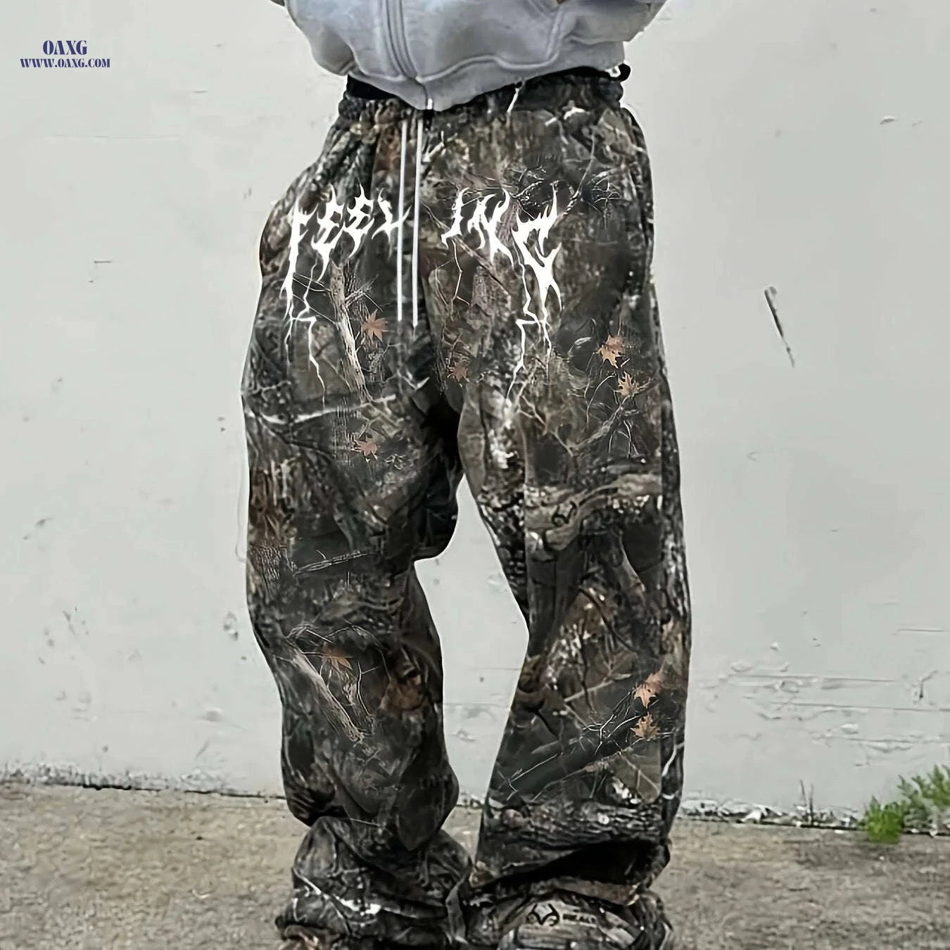 Men's Relaxed-Fit Camo Pants - Elastic Waistband for Comfort   OAXG 