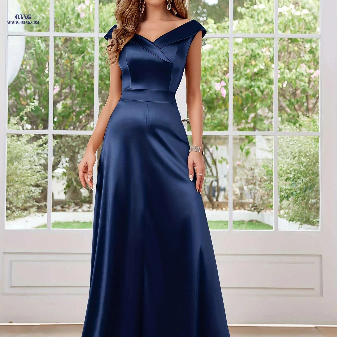 MUXXN Vintage Satin V-Neck Party Dress - Elegant Fit and Flare Design   OAXG 