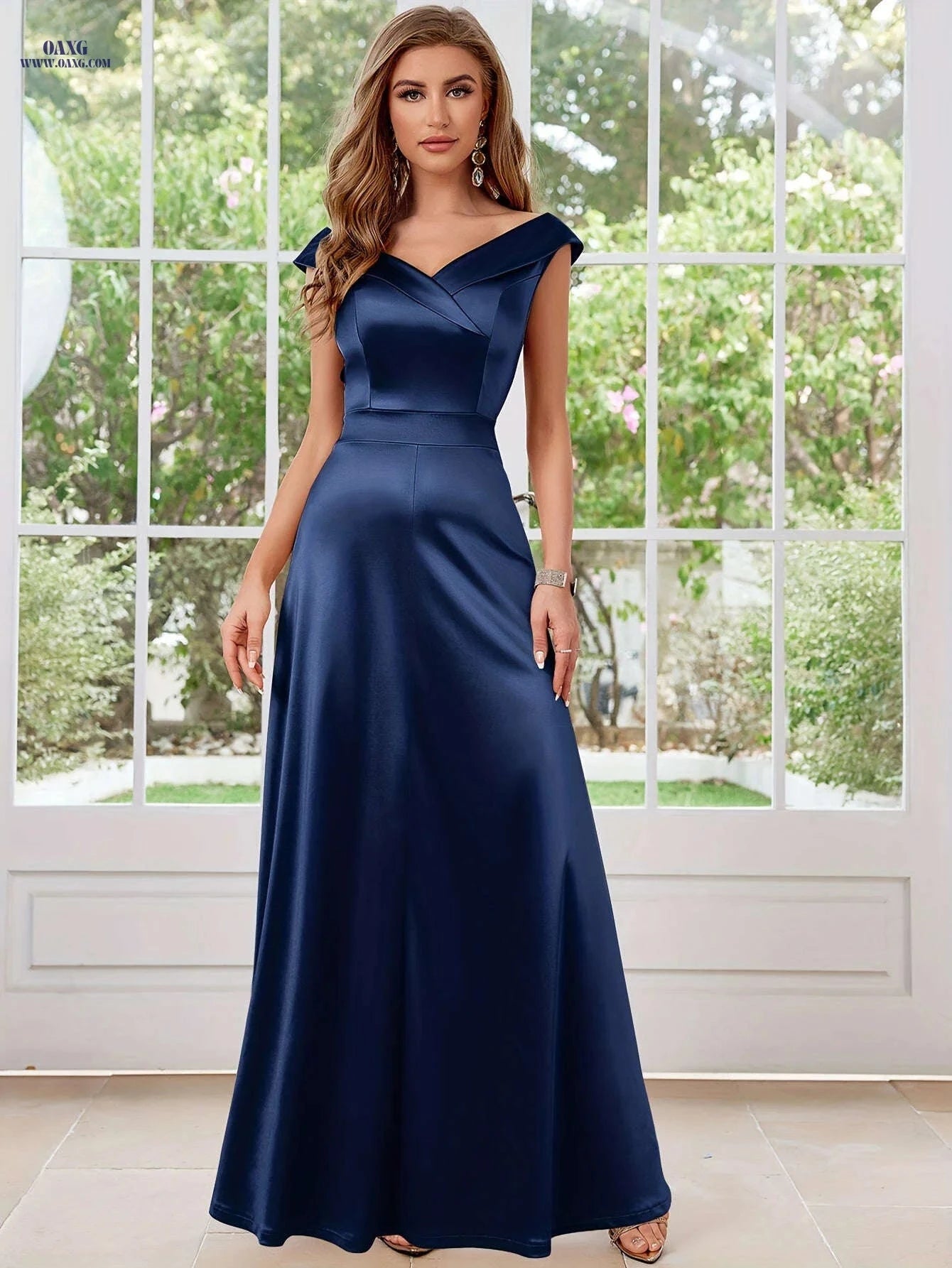 MUXXN Vintage Satin V-Neck Party Dress - Elegant Fit and Flare Design   OAXG Dark Green / XS