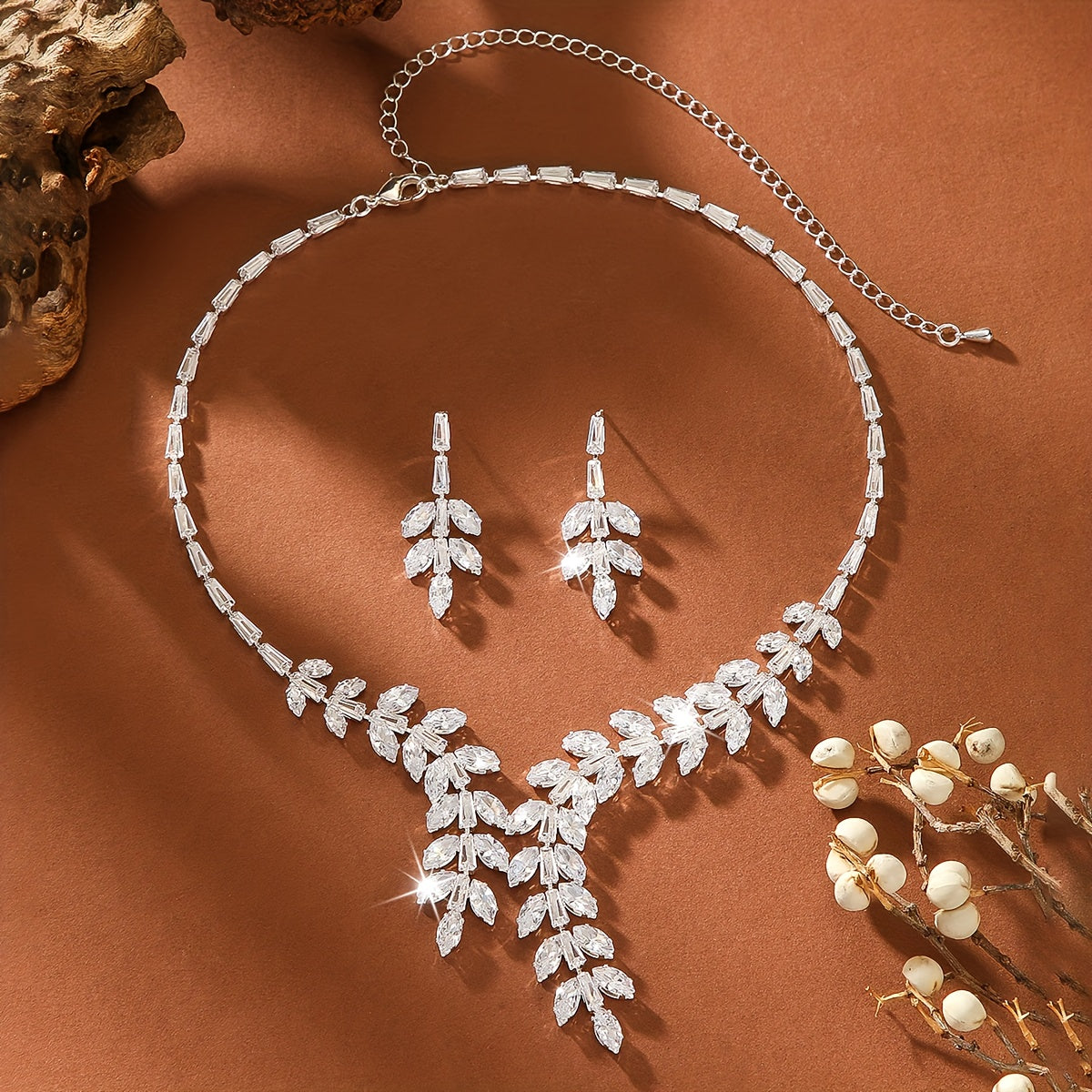 3pcs WomenS Jewelry Set Featuring Perfectly Embedded Zirconia Stones in a Leaf Shape Suitable for Attending Various Celebrations And Events