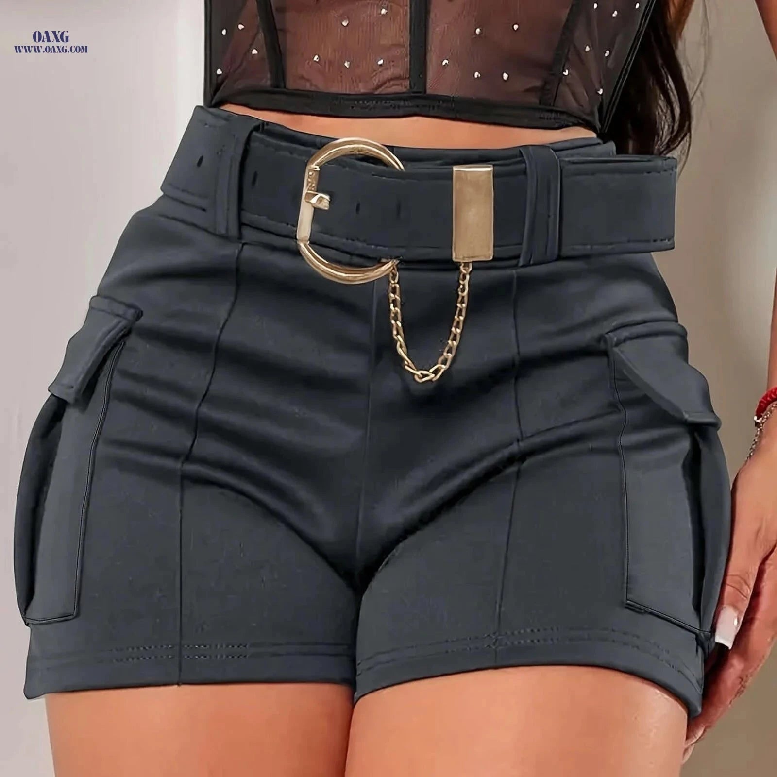 Retro Slim-Fit Commuter Shorts with Belt - Stylish Solid Color   OAXG 