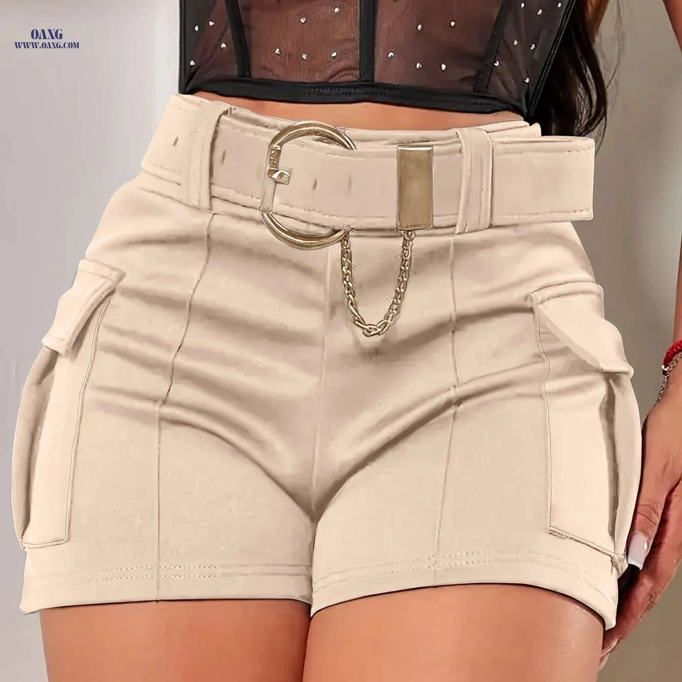 Retro Slim-Fit Commuter Shorts with Belt - Stylish Solid Color   OAXG 
