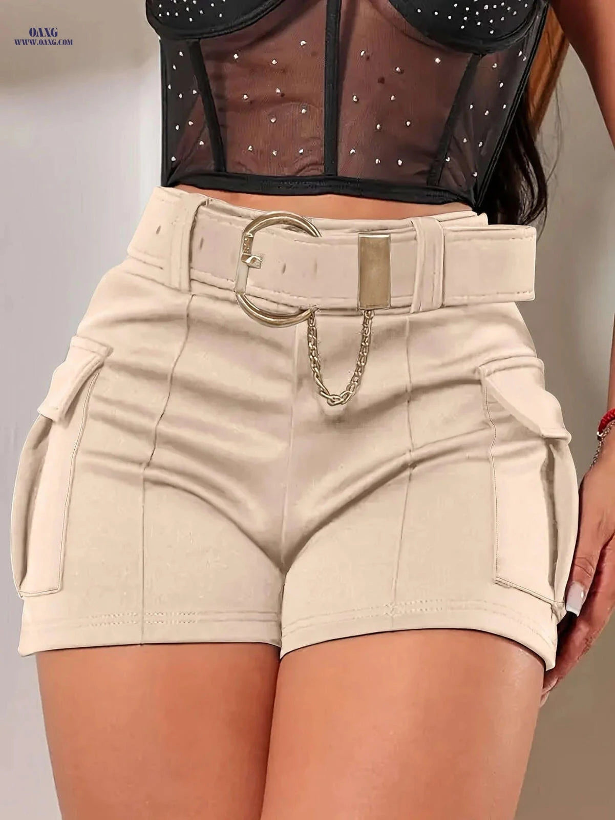 Retro Slim-Fit Commuter Shorts with Belt - Stylish Solid Color   OAXG 