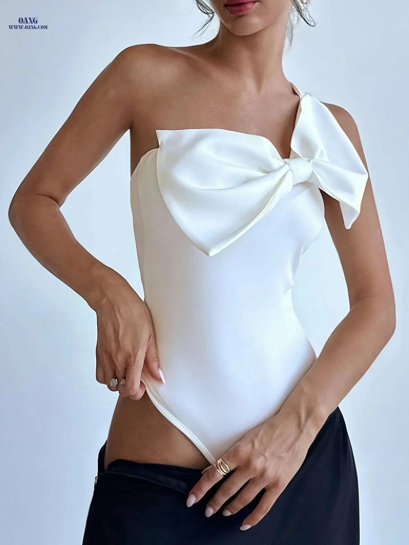 Sexy One-Shoulder Bodysuit - Black Knit with Sparkling Stars Bow   OAXG White / XS