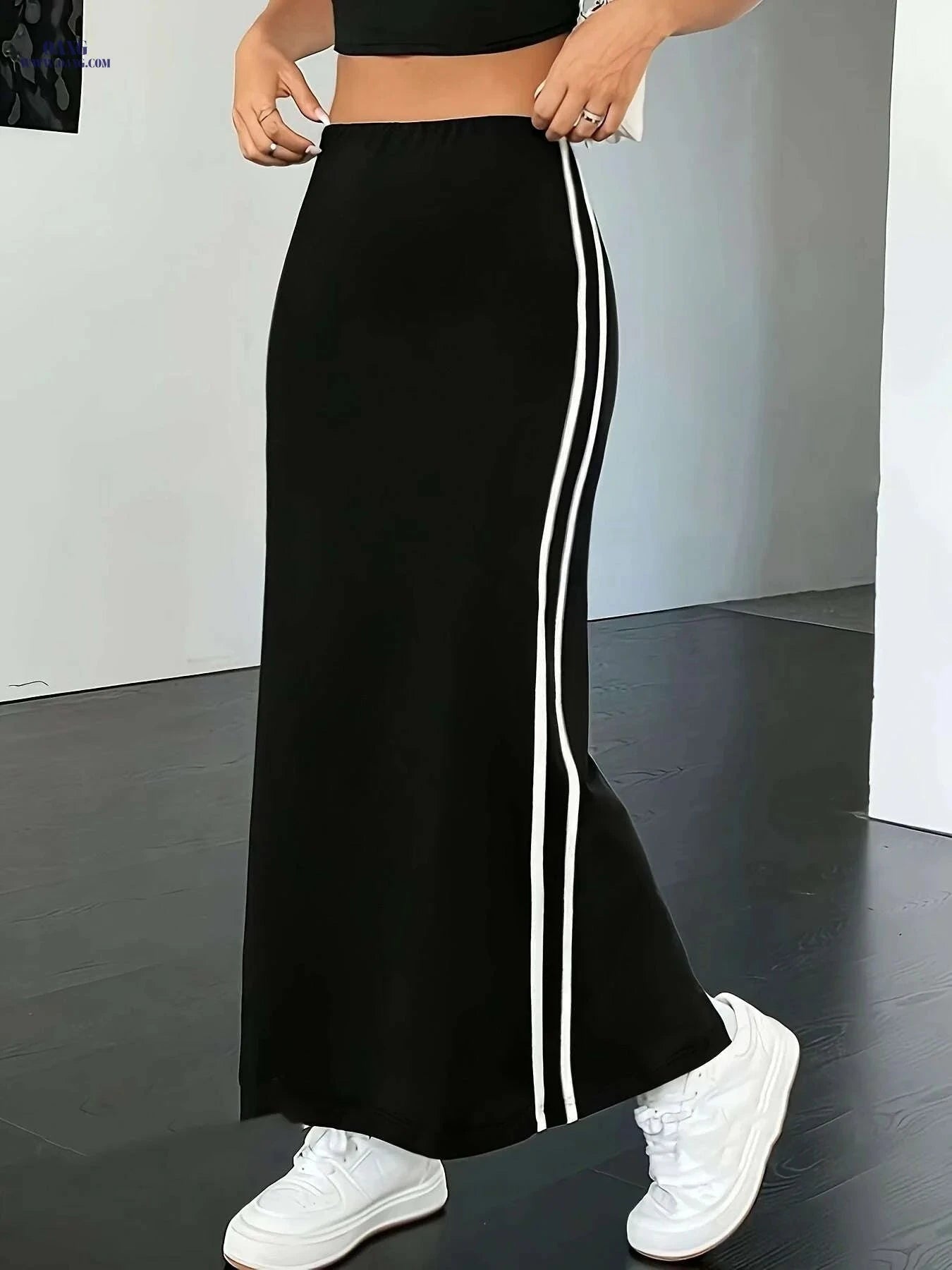 Stylish Black & White Striped High-Waist Midi Skirt - Comfortable Fit   OAXG 