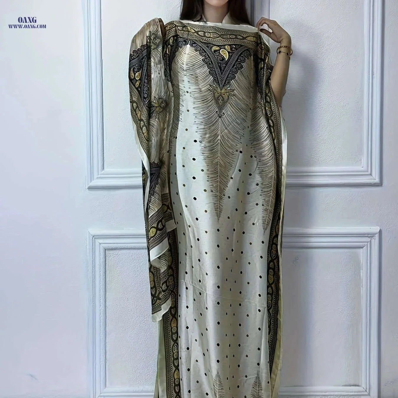 Stylish Boat Neck Abaya with Batwing Sleeves - Perfect for Spring   OAXG 