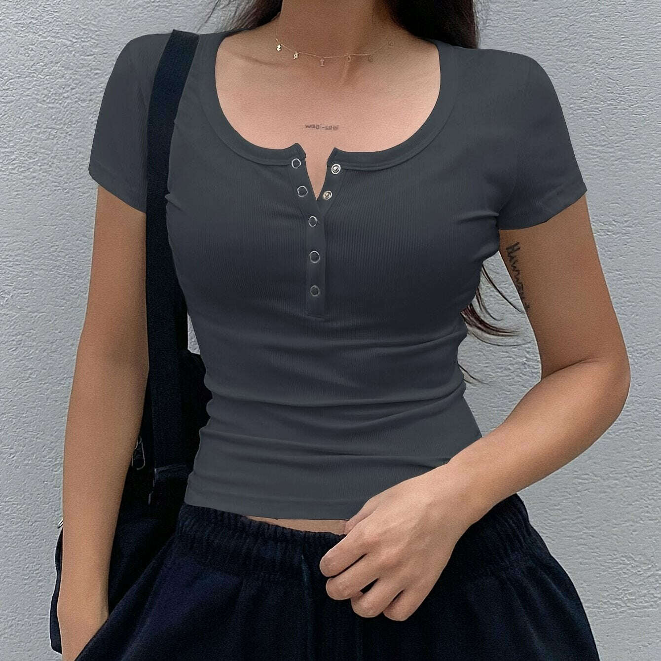 Stylish Women's Beige Short Sleeve Crop Top - Perfect for Summer Casual   OAXG 