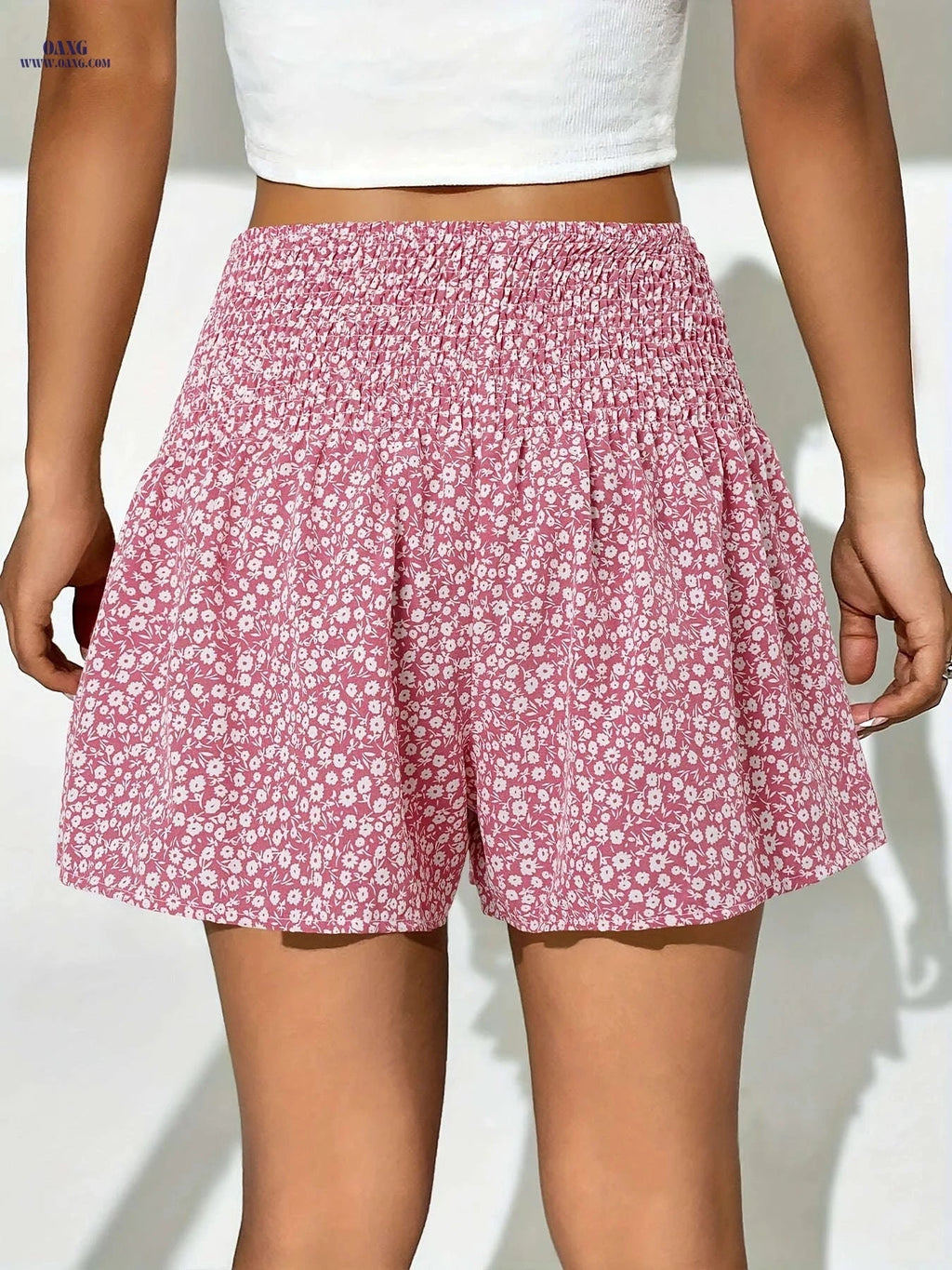Stylish Women’s Floral Shorts - Elegant Summer Fashion for All Seasons   OAXG 