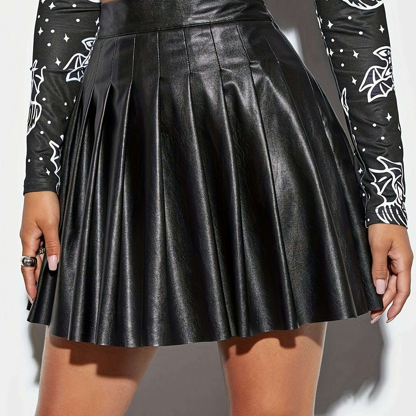 Stylish Women's Pleated Mini Skirt - Lightweight Faux Leather Design   OAXG Black / S