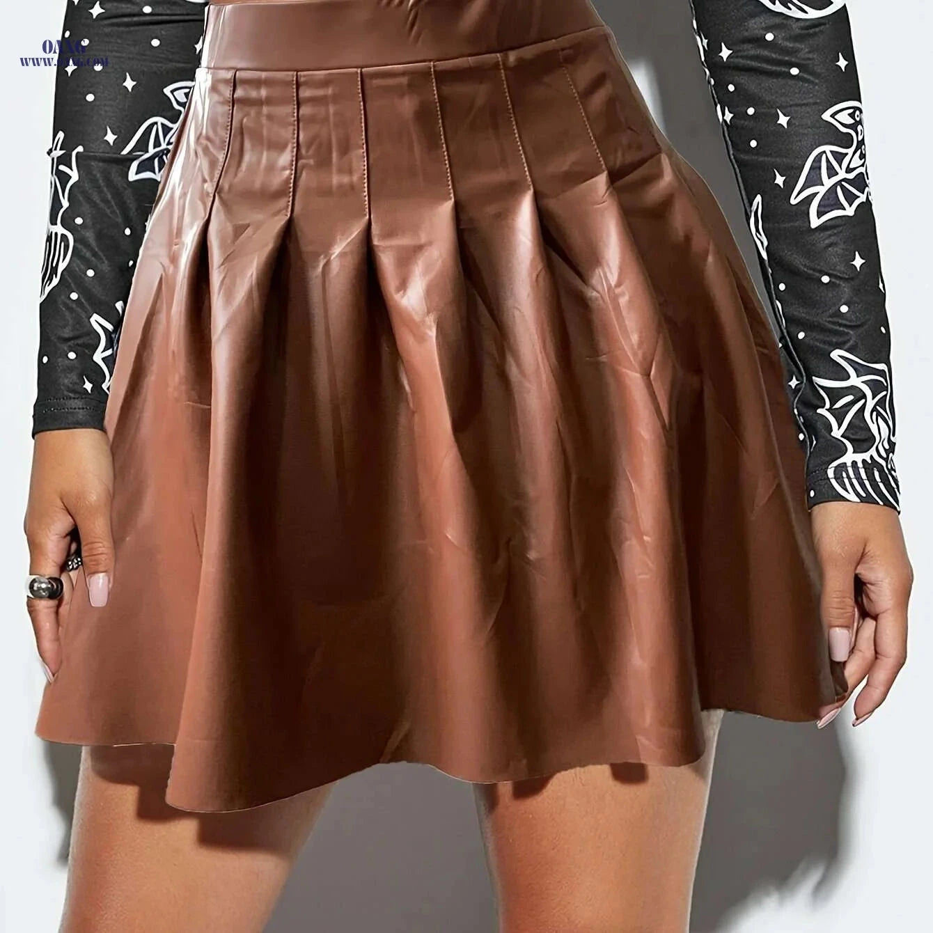 Stylish Women's Pleated Mini Skirt - Lightweight Faux Leather Design   OAXG 