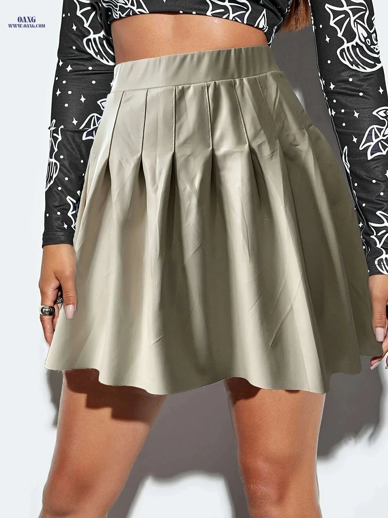 Stylish Women's Pleated Mini Skirt - Lightweight Faux Leather Design   OAXG 