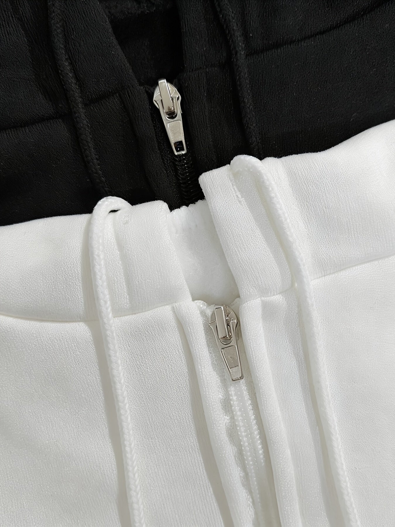 This Is a Two-Piece Set Featuring a Solid Color, Drawstring, Zip-Up Hoodie with Pockets, Designed for Women in a Casual Sporty Style   OAXG White+black / S
