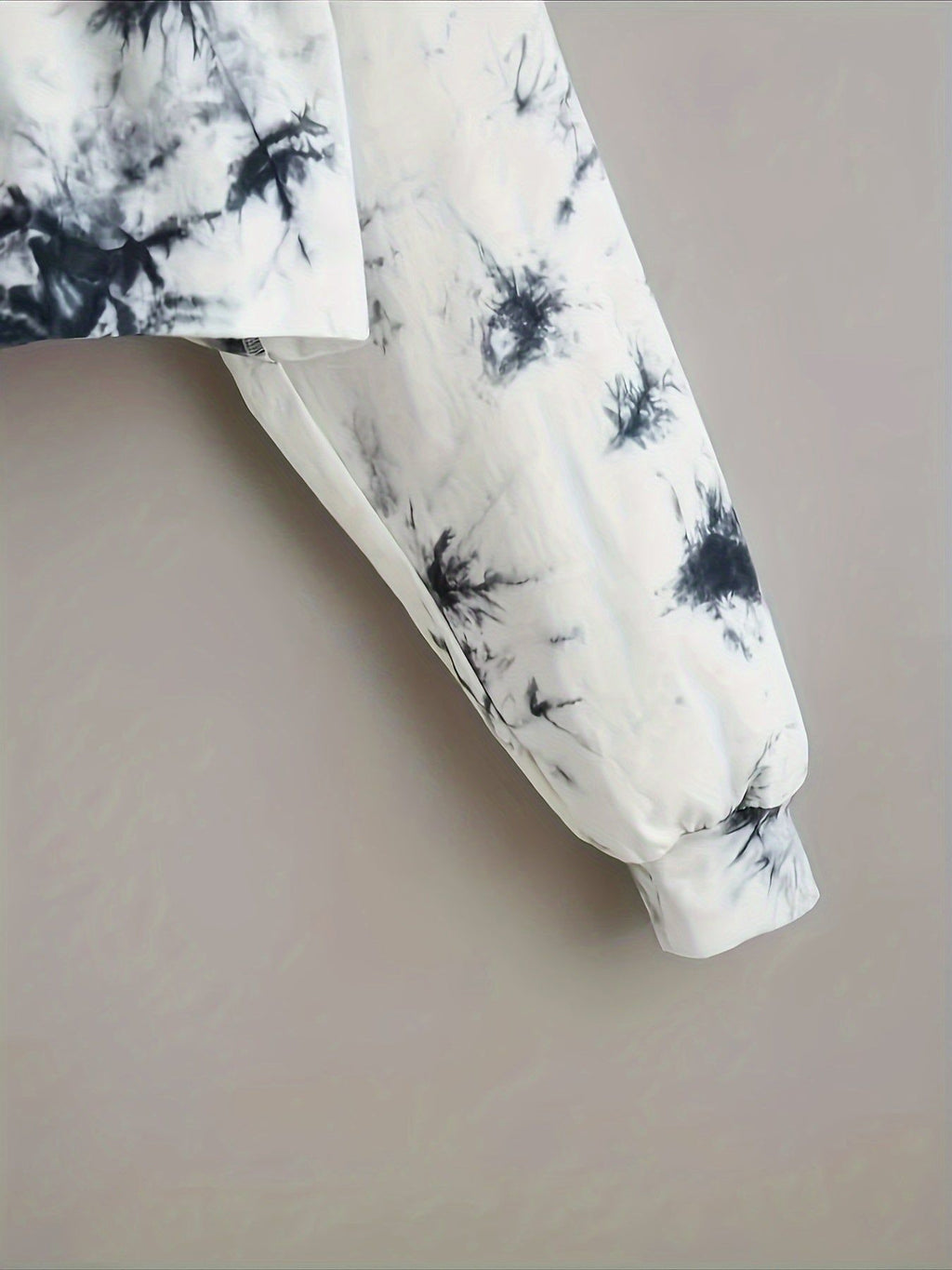 Tie Dye Crop Hooded Sweatshirt, Letter Print Long Sleeves Drawstring Sports Hoodie, Women's Activewear   OAXG White / S