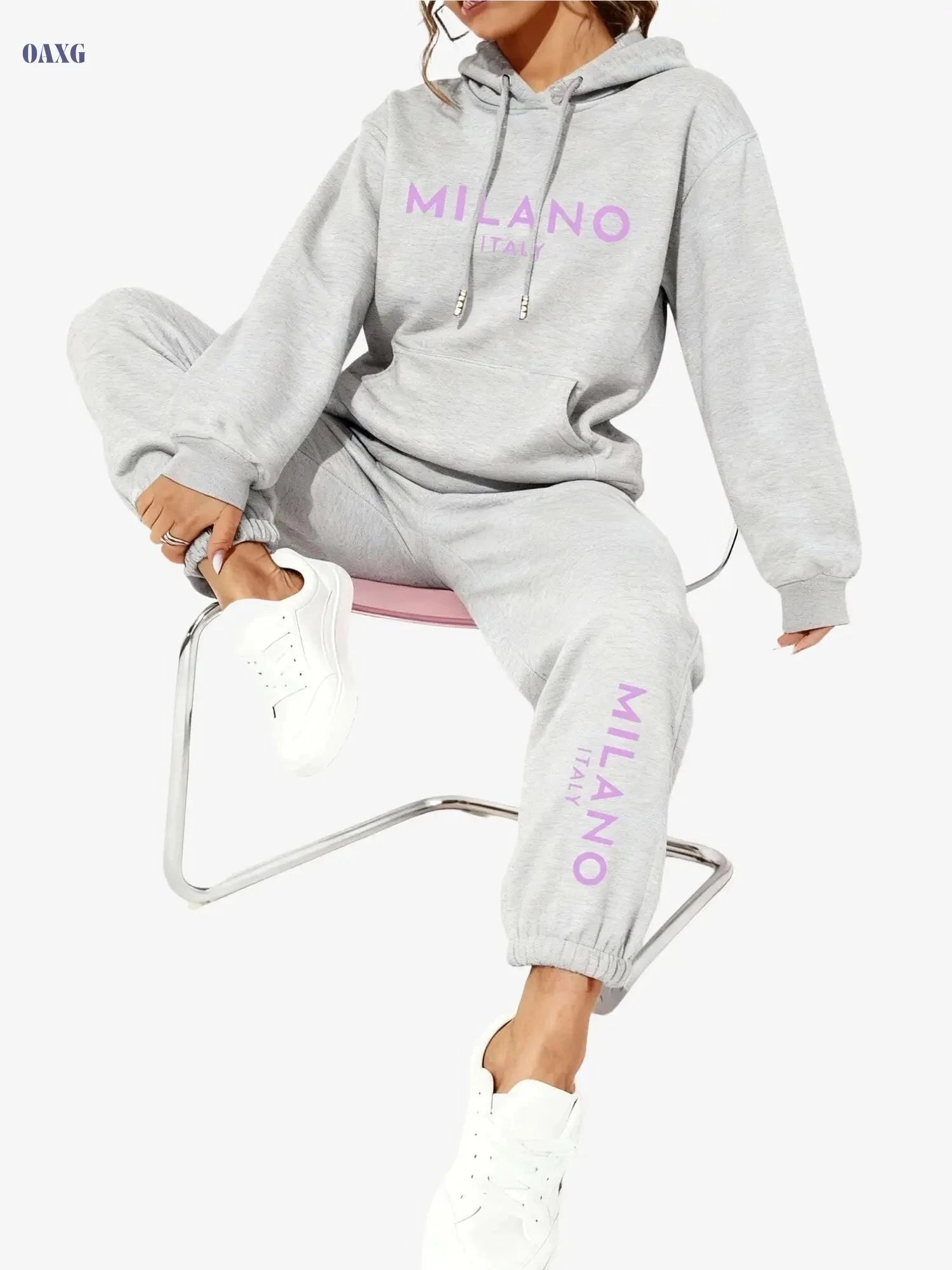 Trendy Women’s Hooded Sweatshirt Outfit - Long Sleeve & Drawstring   OAXG 