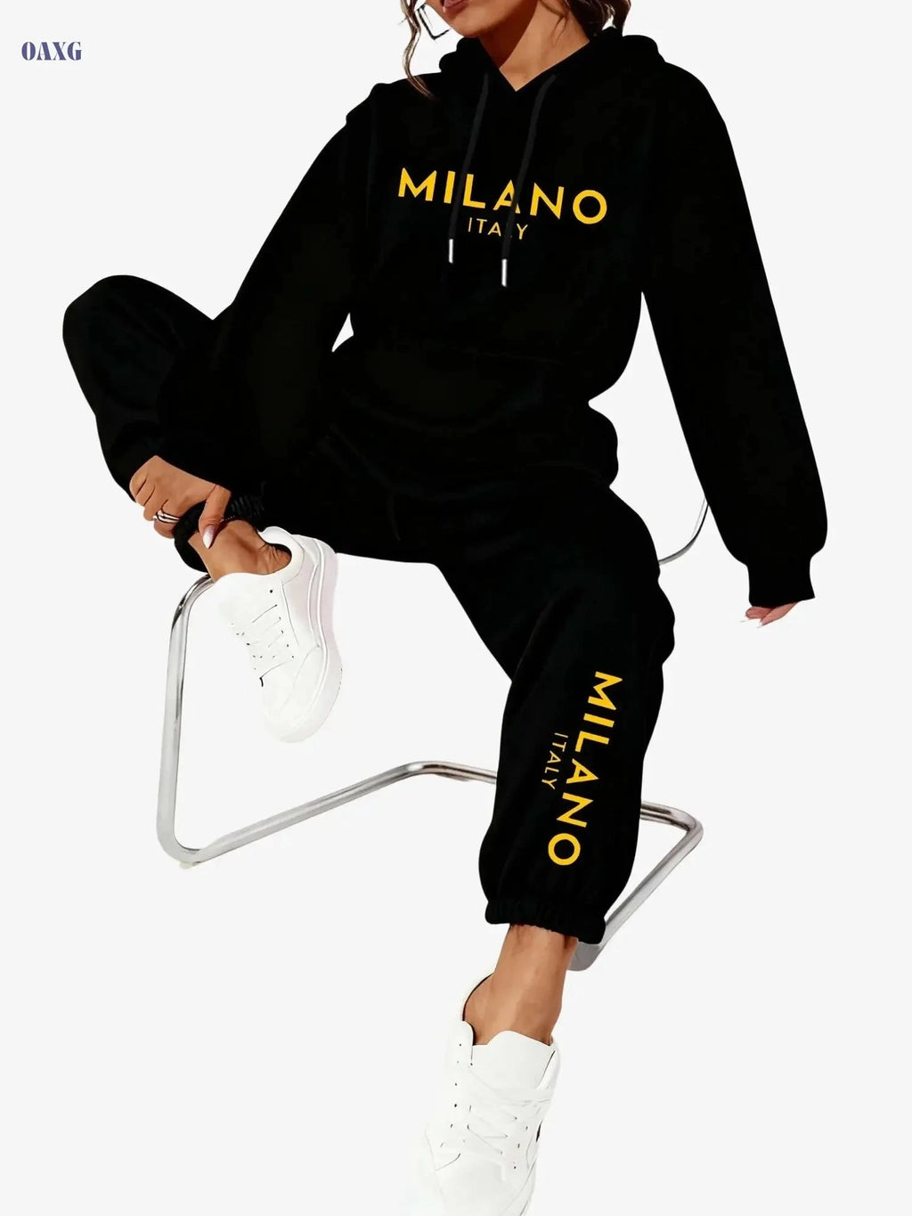 Trendy Women’s Hooded Sweatshirt Outfit - Long Sleeve & Drawstring   OAXG 