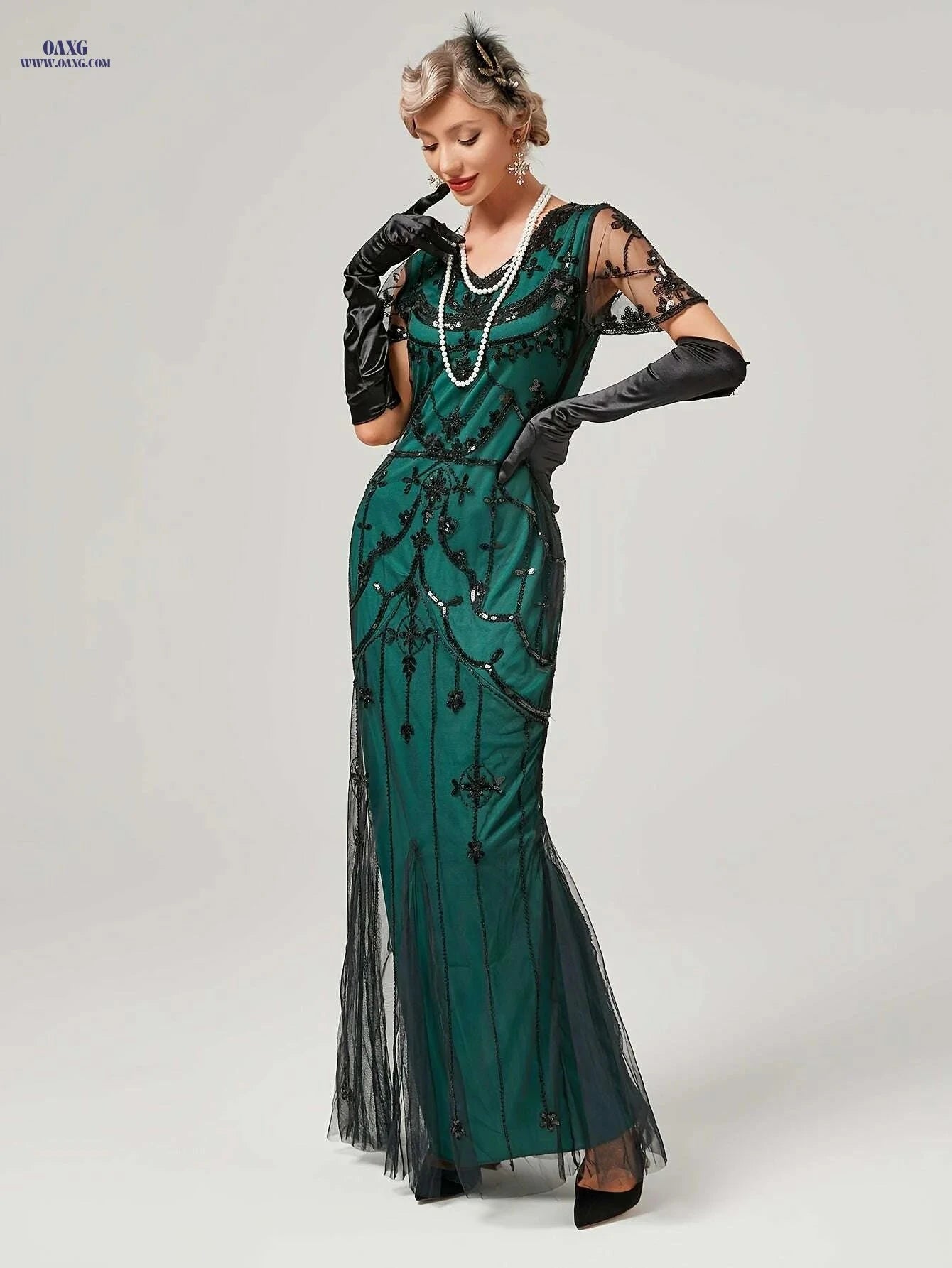 Vintage 1920s Gatsby Sequin Flapper Dress - Elegant Tassel Detail   OAXG Black Golden / S