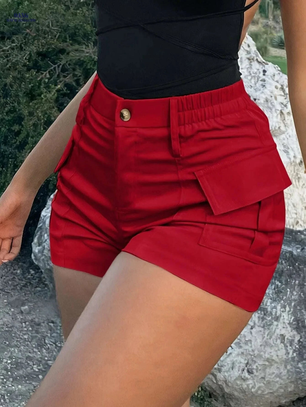 Women's Black High-Waisted Cargo Shorts - Lightweight & Casual Style   OAXG 