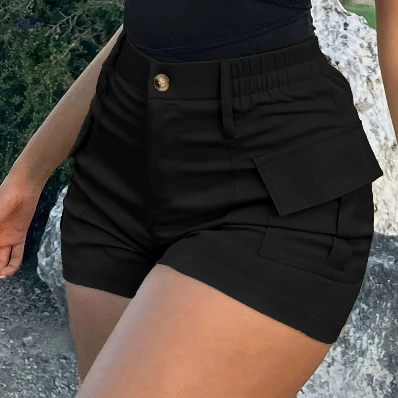 Women's Black High-Waisted Cargo Shorts - Lightweight & Casual Style   OAXG 