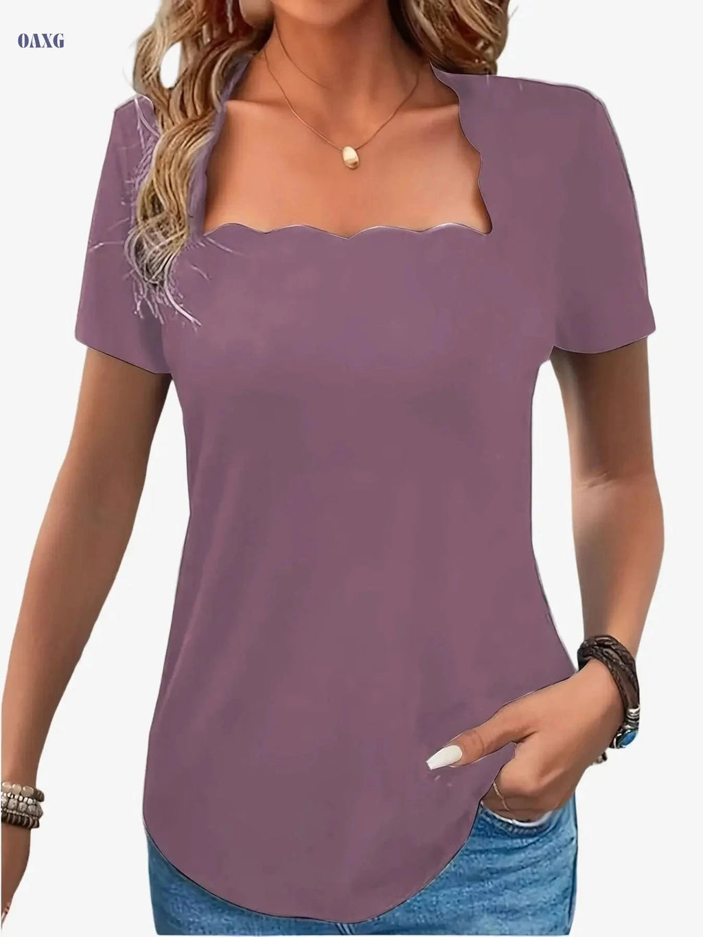 Women's Black Square Neck T-Shirt - Minimalist Short Sleeve Top   OAXG crimson / L