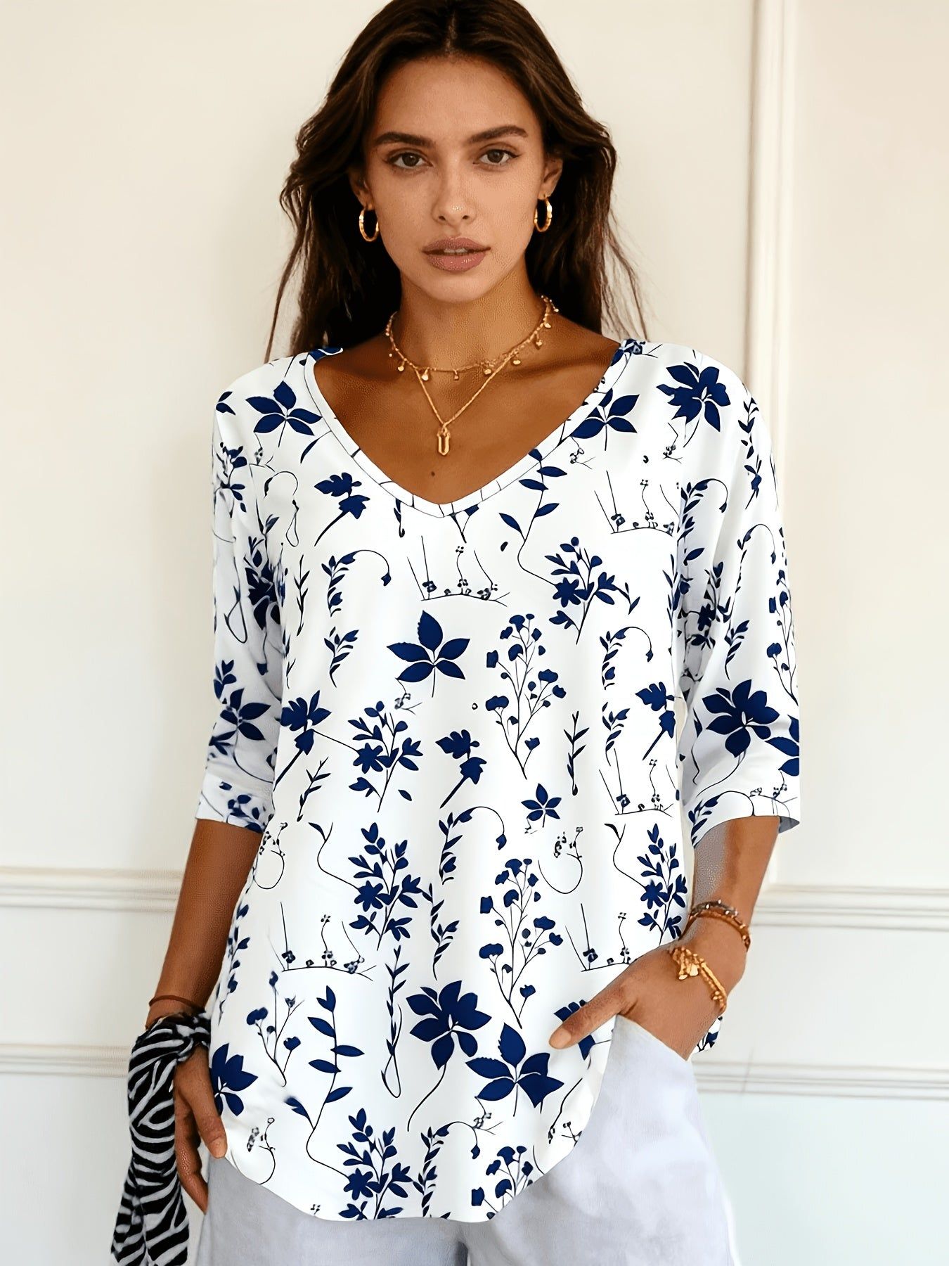 Women's Casual Fashion Holiday Regular Fit Floral All-Over Print Three-Quarter Sleeve V-Neck T-Shirt Top   OAXG White / S