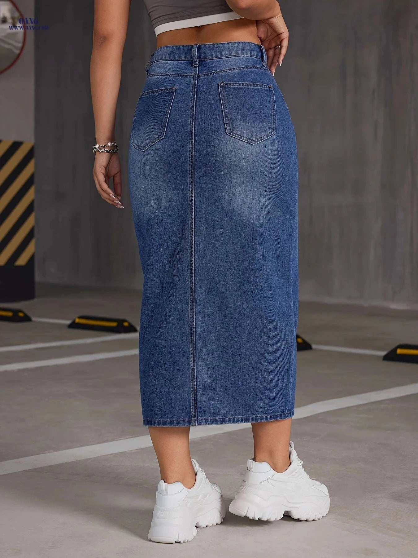 Women's Casual Mid-Length Denim Skirt - Side Slit & Button Detail   OAXG 