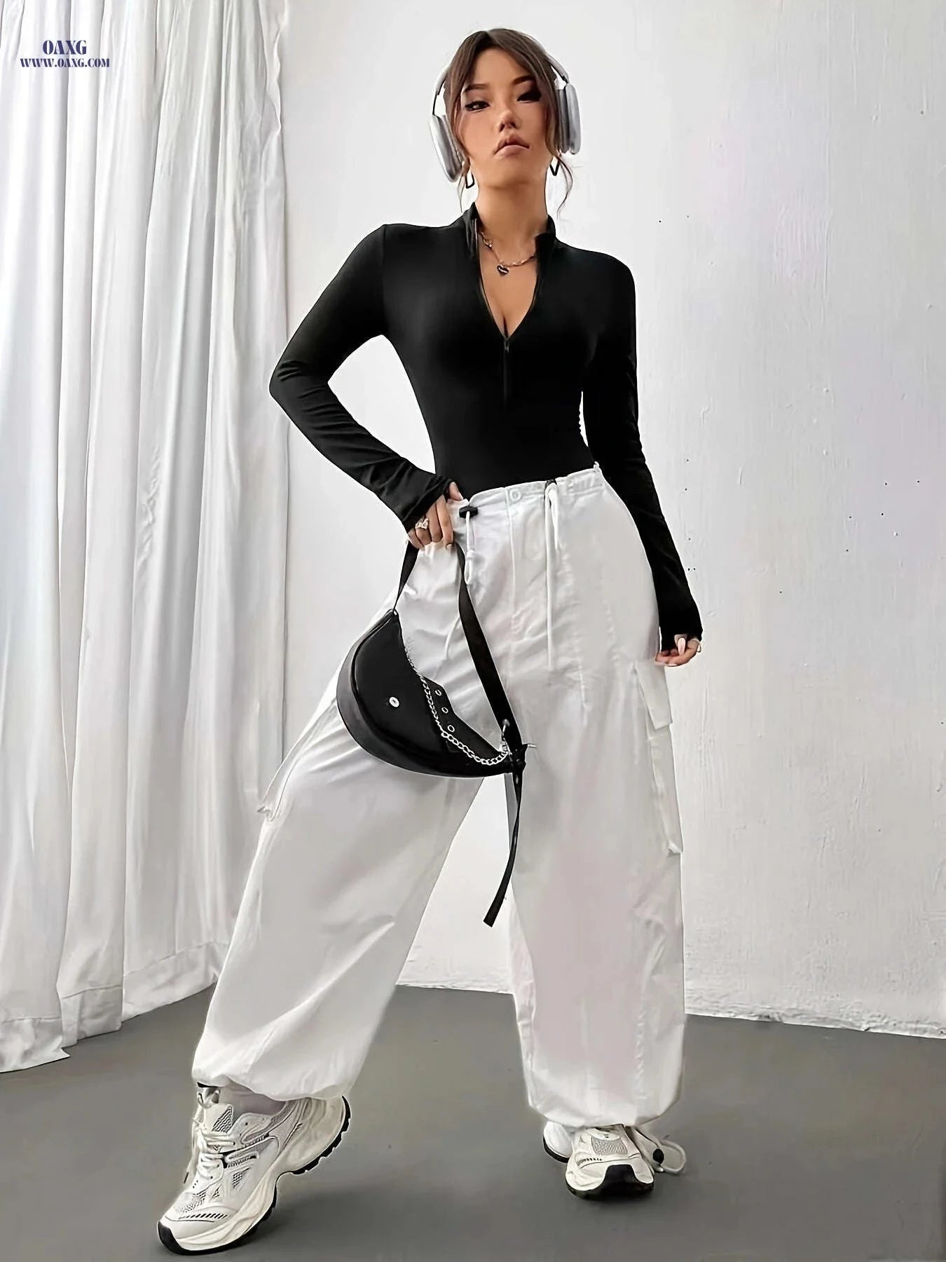 Women's Casual Sexy Zip-Up Bodysuit - Long Sleeve & Stand Collar   OAXG 