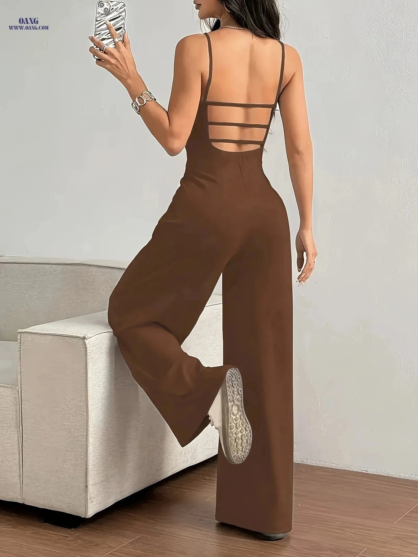 Women's Casual Sleeveless Jumpsuit - Elegant Halter Neck Design   OAXG 