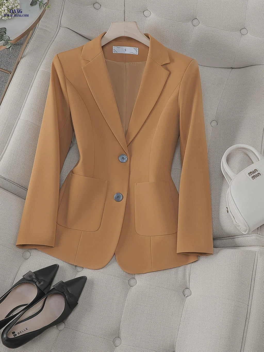 Women's Double-Pocket Blazer - Elegant Button-Front with Lapel   OAXG White / XS