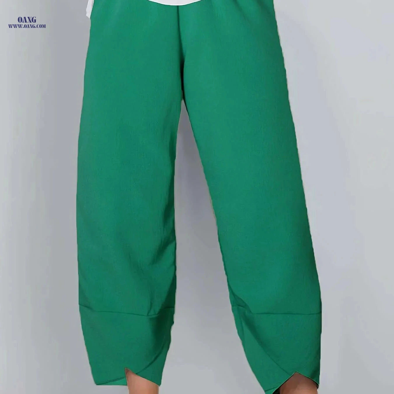 Women's Elegant Cropped Pants - Light Grey, Elastic Waist, Asymmetrical Pockets   OAXG 