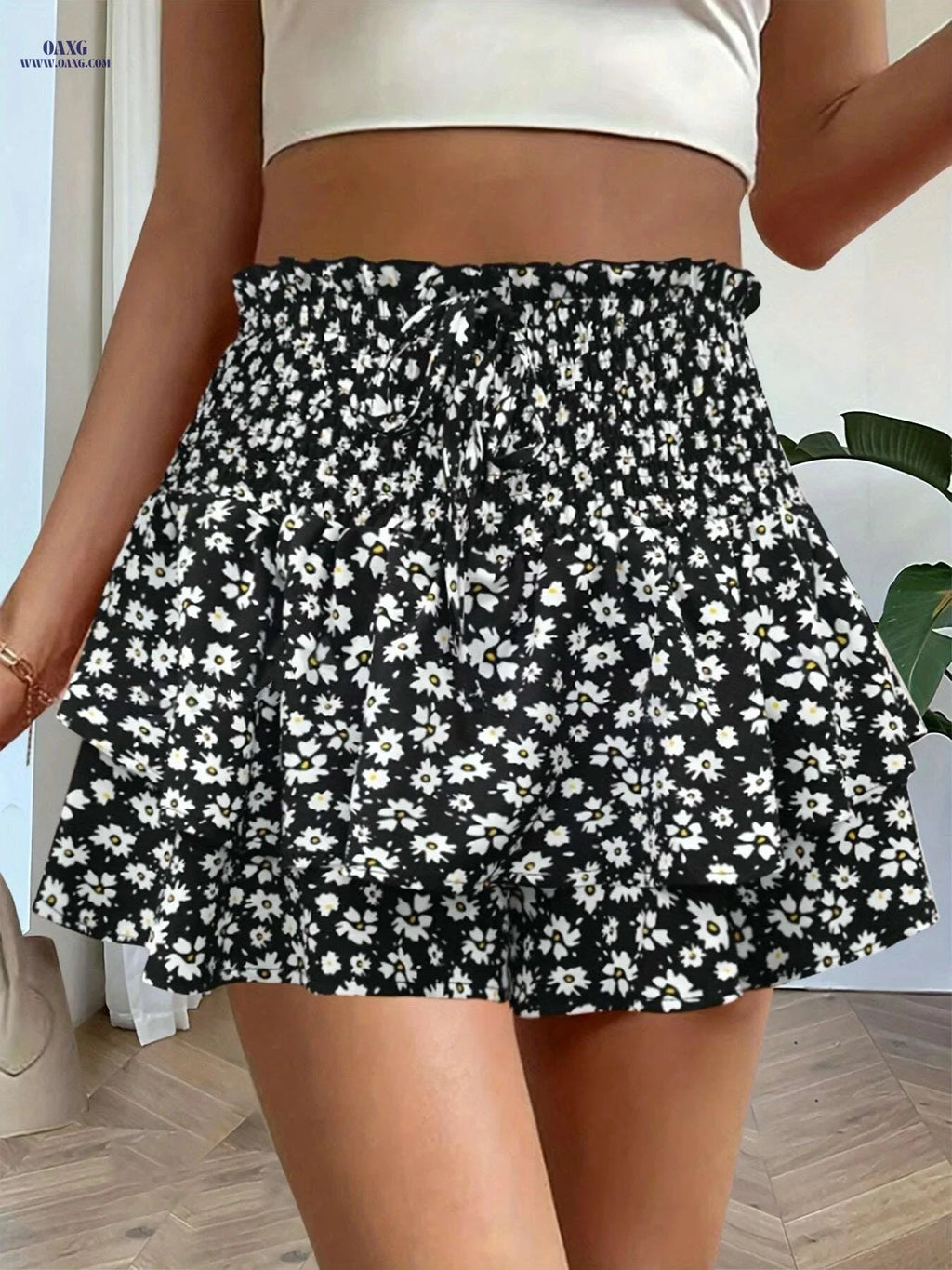 Women's Elegant Floral Ruffled Hem Shorts - Bow Tie, Lightweight Design   OAXG 