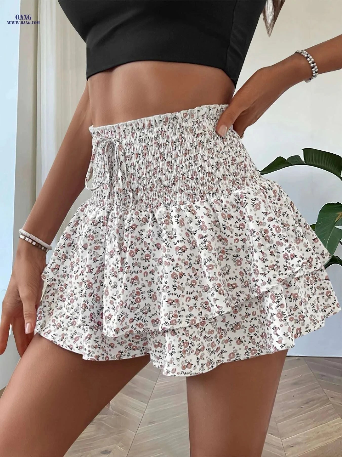 Women's Elegant Floral Ruffled Hem Shorts - Bow Tie, Lightweight Design   OAXG 