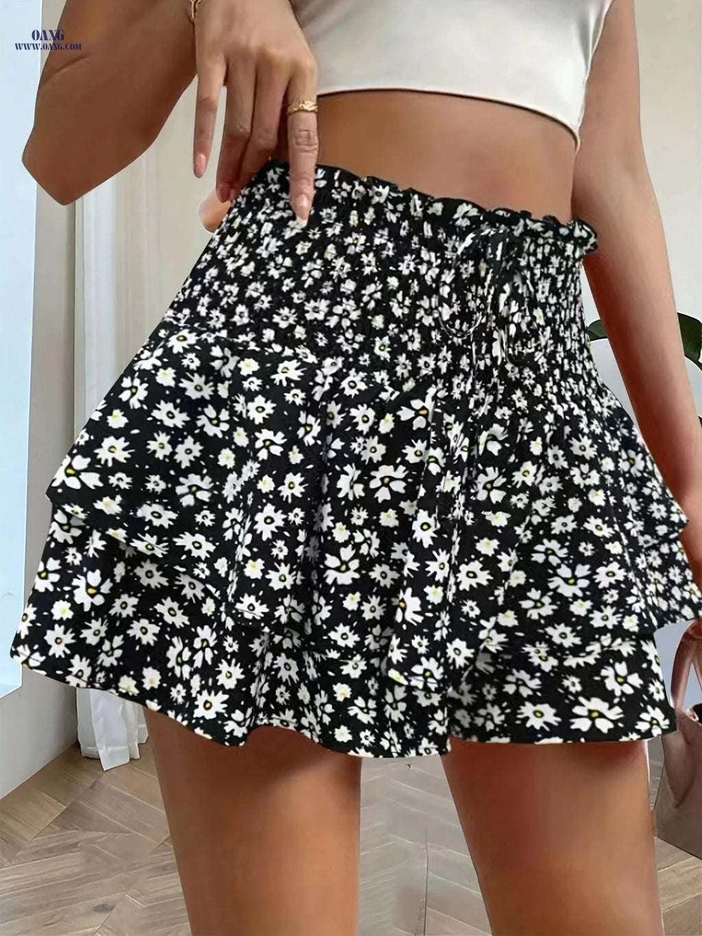 Women's Elegant Floral Ruffled Hem Shorts - Bow Tie, Lightweight Design   OAXG 
